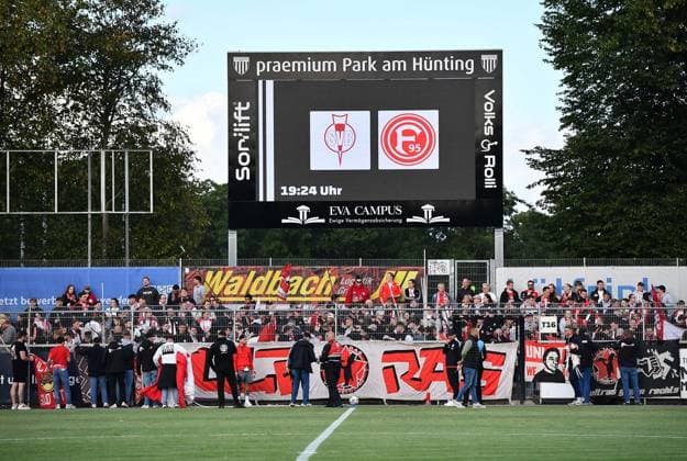 SV Biemenhorst vs. Fortuna Düsseldorf ** FOR EDITORIAL USE ONLY ** EDITORIAL USE ONLY ** p Lower Rhine Soccer Cup, 1st Round: SV Biemenhorst vs. Fortuna Düsseldorf on September 9, 2026, at Praemiun Park am Hünting in Bocholt. Düsseldorf fans hang banners. Germany, North Rhine-Westphalia, Bocholt. Copyright ThorstenxTillmann Copyright: ThorstenxTillmann doc87j3uk98kpifkr0eq47 ,EDITORIAL USE ONLY Copyright: ThorstenxTillmann