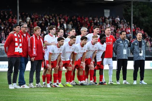 SV Biemenhorst vs. Fortuna Düsseldorf ** FOR EDITORIAL PURPOSES ONLY ** EDITORIAL USE ONLY ** p Lower Rhine Soccer Cup, 1st Round: SV Biemenhorst vs. Fortuna Düsseldorf on September 9, 2026, at praemiun Park am Hünting in Bocholt. The SV Biemenhorst players pose for a team photo. Germany, North Rhine-Westphalia, Bocholt. Copyright ThorstenxTillmann Copyright: ThorstenxTillmann doc87j3ukj2f7lty8zdklp ,EDITORIAL USE ONLY Copyright: ThorstenxTillmann