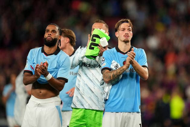 UEFA Champions League: FC Barcelona, Barca v Feyenoord Rotterdam Barcelona - Jeremiah St Juste of Feyenoord Rotterdam thanks the Feyenoord Rotterdam supporters with Luciano Valente of Feyenoord Rotterdam during the first competition round of the 2026 2027 UEFA Champions League season. The match is set between FC Barcelona and Feyenoord Rotterdam at Camp Nou on 9 September 2026 in Barcelona, Spain. (Hero Images Yannick Verhoeven) Copyright: xYannickxVerhoevenx