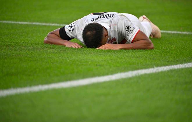 Jamie Leweling, VfB Stuttgart 18, Disappointed After Missed Goal Opportunity; Gesture on the Ground; Champions League: VfB Stuttgart vs. Viking FK Stavanger, September 9, 2026; DFL Regulations Prohibit Any Use of PhotographsHS AS IMAGE SEQUENCES AND OR QUASI-VIDEO Champions League VfB Stuttgart vs. Viking FK Stavanger