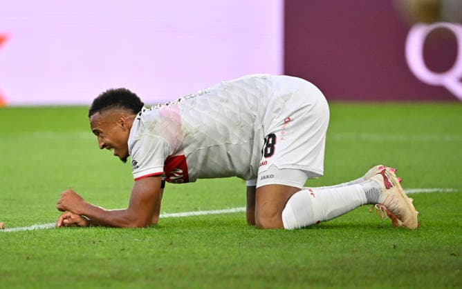 Jamie Leweling, VfB Stuttgart 18, disappointed after missing a scoring opportunity; gesture on the ground; Champions League: VfB Stuttgart vs. Viking FK Stavanger, September 9, 2026. DFL regulations prohibit any use of photographsHS AS IMAGE SEQUENCES AND OR QUASI-VIDEO Champions League VfB Stuttgart vs. Viking FK Stavanger