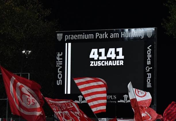 SV Biemenhorst vs. Fortuna Düsseldorf ** FOR EDITORIAL USE ONLY ** EDITORIAL USE ONLY ** p Lower Rhine Soccer Cup, 1st Round: SV Biemenhorst vs. Fortuna Düsseldorf on September 9, 2026, at Praemiun Park am Hünting in Bocholt. The scoreboard displays the attendance. Germany, North Rhine-Westphalia, Bocholt. Copyright ThorstenxTillmann Copyright: ThorstenxTillmann doc87j4b65cjr96mwiyqqo ,EDITORIAL USE ONLY Copyright: ThorstenxTillmann