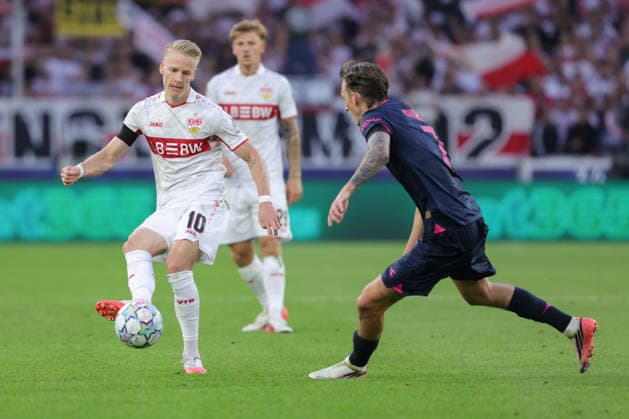 Stuttgart, Soccer, UEFA Champions League, VfB Stuttgart vs. Viking Stavanger, Chris Führich (VfB), Kristoffer Askildsen (Stavanger)