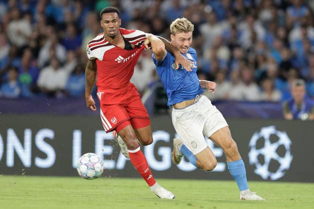 CL SSC Napoli cl SSC Napoli vs Arsenal Napoli s Danish forward Rasmus Hojlund challenges for the ball with Arsenal s Brazilian defender Gabriel during Champions League football match SSC Napoli vs Arsenal at the Diego Armando Maradona stadium in Napoli September 09, 2026. _BPH8981 Copyright: xAntonioxBalascox