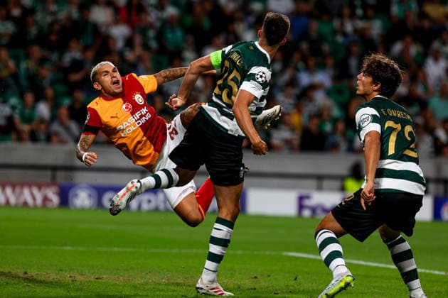 Estadio Jose Alvalde Lucas Torreira midfielder of Galatasaray battles for the ball with Goncalo Inacio defender of Sporting CP during the UEFA Champions League 2025 26 League Phase MD1 match between Sporting CP and Galatasaray at Estadio JosÃ Alvalade on September 9, 2026 in Lisbon, Portugal. UEFA Champions League 2026 27 - Sporting CP vs Galatasaray (Valter Gouveia SPP) Copyright: xValterxGouveia SPPx spp-en-VaGo-VG_L0938