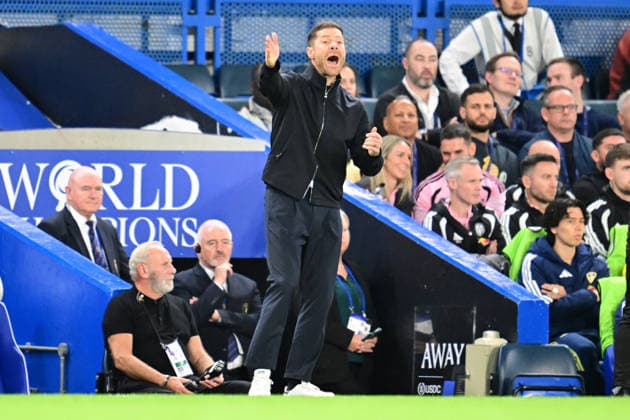Chelsea v Leeds United, Carabao cup, League cup. Chelsea head coach Xabi Alonso animated on the touchline during the Carabao cup match between Chelsea and Leeds United at Stamford Bridge, London, UK on 9 September 2026. London Stamford Bridge Greater London UK Editorial use only DataCo restrictions apply See www.football-dataco.com , Copyright: xDennisxGoodwinx PSI-24841-0013