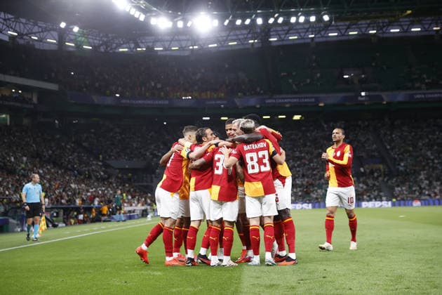 Sporting CP v Galatasaray - UEFA Champions League LISBON, PORTUGAL - SEPTEMBER 9: Lucas Torreira of Galatasaray celebrates after scoring a goal with teammates during the UEFA Champions League match between Sporting CP and Galatasaray at Jose Alvalade Stadium in Lisbon, Portugal on September 9, 2026. Burak Akbulut Anadolu Lisbon Portugal. Editorial use only. Please get in touch for any other usage.  Copyright: x2026xAnadoluxBurakxAkbulutx