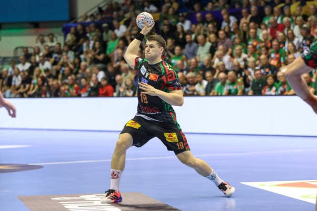September 9, 2026, xgox, Handball EHF Champions League SC Magdeburg vs. Kolstad Handbold, Elvar Oern Jonsson, Magdeburg, No. 19 on the ball, plays the ball, Magdeburg