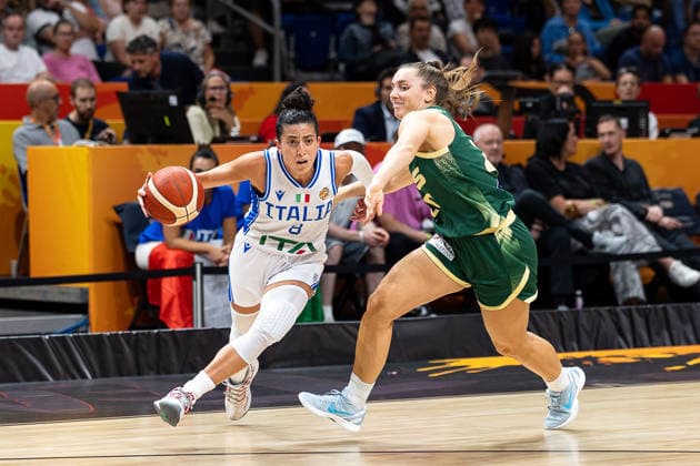 Costanza Verona (Italy), No. 8, dribbling past Isobel Borlase (Australia), No. 20, GER, Italy vs. Australia, Basketball, 2026 FIBA Women’s World Cup, Quarterfinal Qualifier, September 9, 2026, GER, Italy vs. Australia, Basketball, 2026 FIBA Women’s World Cup, Qualification for the quarterfinals, September 9, 2026, Berlin Copyright: xEibner-Pressefoto MaxxVincenx EP_MVN