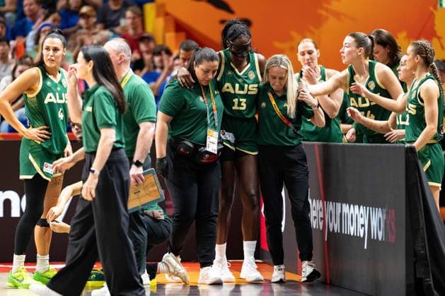 Ezi Magbegor, Australia, 13 injured, injury, GER, Italy vs. Australia, basketball, 2026 FIBA Women s World Cup, quarterfinal qualifier, September 9, 2026, Germany, Italy vs. Australia, basketball, 2026 FIBA Women’s World Cup, quarterfinal qualification, September 9, 2026, Berlin Copyright: xEibner-Pressefoto MaxxVincenx EP_MVN