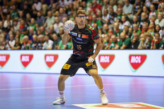 September 9, 2026, xgox, Handball EHF Champions League SC Magdeburg vs. Kolstad Handbold, Antonio Serradilla (Magdeburg), No. 15 on the ball, plays the ball (Magdeburg)