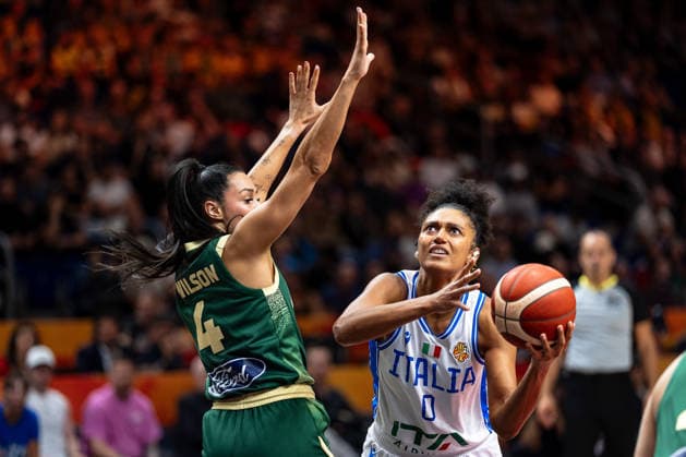 Jasmine Keys (Italy), 00 on the ball, Alex Wilson (Australia), 04, GER, Italy vs. Australia, Basketball, 2026 FIBA Women s World Cup, Quarterfinal Qualifier, September 9, 2026, GER, Italy vs. Australia, Basketball, 2026 FIBA Women’s World Cup, Qualification for the Quarterfinals, September 9, 2026, Berlin Copyright: xEibner-Pressefoto MaxxVincenx EP_MVN