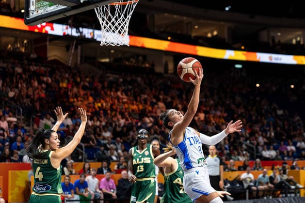 Costanza Verona, Italy, 08 on a shot, Alex Wilson, Australia, 04, Ezi Magbegor, Australia, 13, Isobel Borlase, Australia, 20, GER, Italy vs. Australia, Basketball, 2026 FIBA Women’s World Cup, Quarterfinal Qualifier, September 9, 2026 GER, Italy vs. Australia, Basketball, 2026 FIBA Women’s World Cup, Qualification for the quarterfinals, September 9, 2026 Berlin Copyright: xEibner-Pressefoto MaxxVincenx EP_MVN