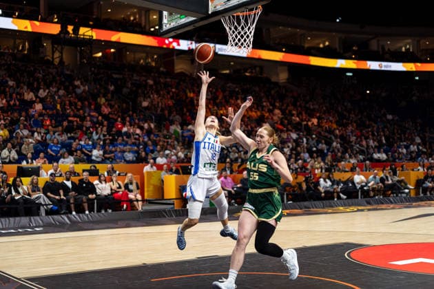Mariella Santucci (Italy), No. 18, making a layup; Chloe Bibby (Australia), No. 55; GER, Italy vs. Australia, basketball, 2026 FIBA Women’s World Cup, quarterfinal qualifier, September 9, 2026, GER, Italy vs. Australia, basketball, 2026 FIBA Women’s World Cup, quarterfinal qualifier, September 9, 2026, Berlin Copyright: xEibner-Pressefoto MaxxVincenx EP_MVN