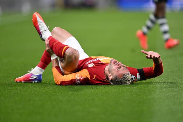 Sporting CP v Galatasaray - UEFA Champions League LISBON, PORTUGAL - SEPTEMBER 9: Baris Alper Yilmaz of Galatasaray gets injured during the UEFA Champions League match between Sporting CP and Galatasaray at Jose Alvalade Stadium in Lisbon, Portugal on September 9, 2026. Burak Akbulut Anadolu Lisbon Portugal. Editorial use only. Please get in touch for any other usage.  Copyright: x2026xAnadoluxBurakxAkbulutx