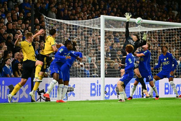 Chelsea v Leeds United, Carabao cup, League cup. GOAL Leeds United defender Taik Muharemovic (5) scores a goal from open play 0-1 during the Carabao cup match between Chelsea and Leeds United at Stamford Bridge, London, UK on 9 September 2026. London Stamford Bridge Greater London UK Editorial use only DataCo restrictions apply See www.football-dataco.com , Copyright: xDennisxGoodwinx PSI-24841-0022