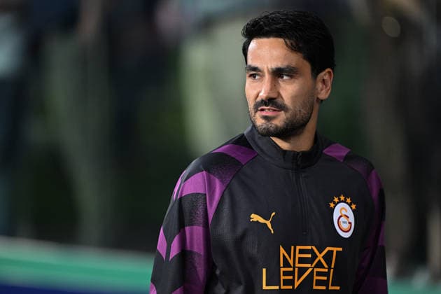 Sporting CP v Galatasaray - UEFA Champions League LISBON, PORTUGAL - SEPTEMBER 9: Ilkay Gundogan of Galatasaray greets their fans ahead of the UEFA Champions League match between Sporting CP and Galatasaray from the bench at Jose Alvalade Stadium in Lisbon, Portugal on September 9, 2026. Burak Akbulut Anadolu Lisbon Portugal. Editorial use only. Please get in touch for any other usage.  Copyright: x2026xAnadoluxBurakxAkbulutx