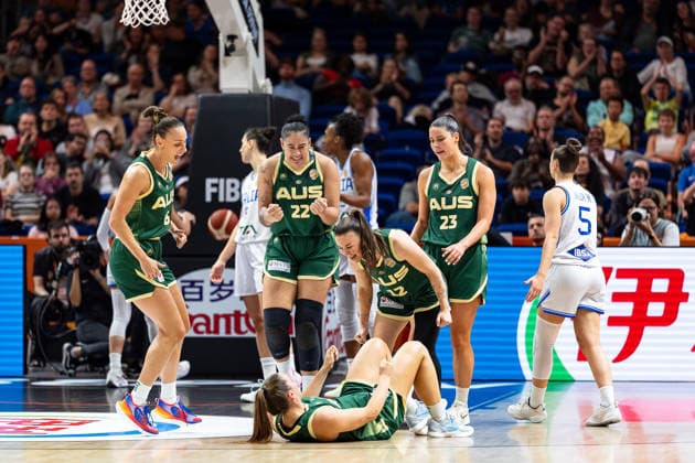 Steph Talbot (Australia), 06; Zitina Aokuso (Australia), 22; Stephanie Reid (Australia), 12; Alex Fowler (Australia), 23, celebrating with Isobel Borlase (Australia), 20; GER, Italy vs. Australia, Basketball, 2026 FIBA Women’s World Cup, Quarterfinal Qualifier, September 9, 2026, Germany, Italy vs. Australia, Basketball, 2026 FIBA Women’s World Cup, Quarterfinal Qualifier, September 9, 2026, Berlin Copyright: xEibner-Pressefoto MaxxVincenx EP_MVN