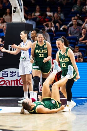 Zitina Aokuso (Australia), 22, and Stephanie Reid (Australia), 12, cheer alongside Isobel Borlase (Australia), 20; GER, Italy vs. Australia, Basketball, 2026 FIBA Women’s World Cup, Quarterfinal Qualifier, September 9, 2026, GER, Italy vs. Australia, Basketball, 2026 FIBA Women’s World Cup, Qualification for the quarterfinals, September 9, 2026, Berlin Copyright: xEibner-Pressefoto MaxxVincenx EP_MVN
