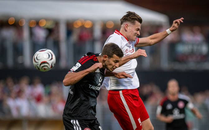 Soccer, 2026–2027 Season, Lower Rhine Cup, September 9, 2026, First Round, Men’s, SV Biemenhorst White vs. Fortuna Düsseldorf Black; from left: Tim Oberdorf (Fortuna Düsseldorf), Jannis Schmitz (SV Biemenhorst), Bocholt, Stadion am Huenting, Germany 260909_fb_sv-biemenhorst_fortuna-duesseldorf_58640