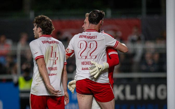 Soccer, 2026–2027 Season, Lower Rhine Cup, September 9, 2026, First Round, Men’s, SV Biemenhorst White vs. Fortuna Düsseldorf Black; from left: Erik Monkos (SV Biemenhorst), Justin Heckers (SV Biemenhorst), Sebastian Kaiser (goalkeeper, SV Biemenhorst); Bocholt, Stadion am Huenting, Germany 260909_fb_sv-biemenhorst_fortuna-duesseldorf_58705