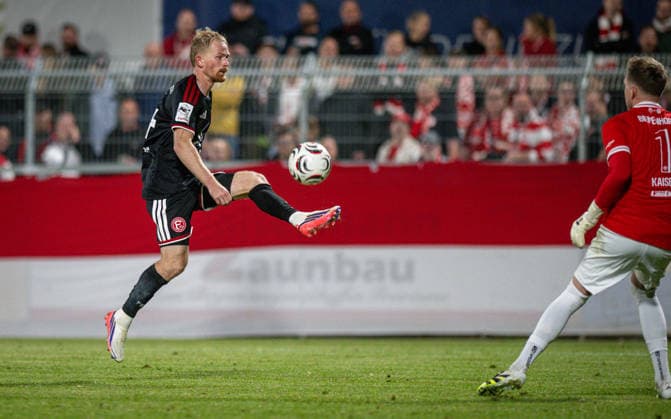 Soccer, 2026–2027 Season, Lower Rhine Cup, September 9, 2026, First Round, Men’s, SV Biemenhorst White vs. Fortuna Düsseldorf Black; from left: Jomaine Consbruch (Fortuna Düsseldorf), Sebastian Kaiser (goalkeeper, SV Biemenhorst), Bocholt, Stadion am Huenting, Germany 260909_fb_sv-biemenhorst_fortuna-duesseldorf_58723