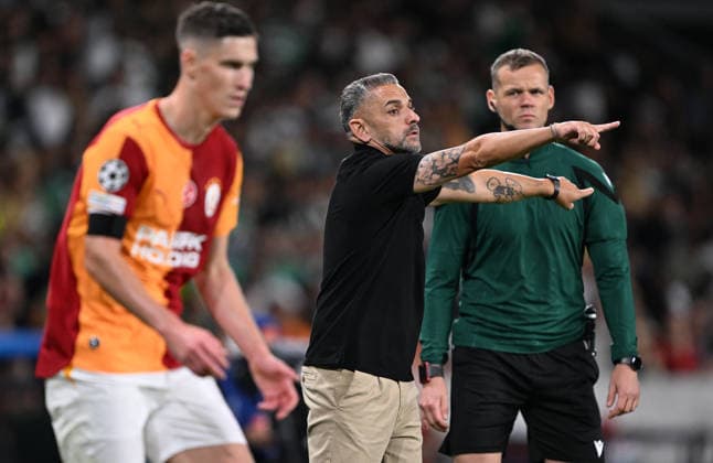 Sporting CP v Galatasaray - UEFA Champions League LISBON, PORTUGAL - SEPTEMBER 9: Head coach of Sporting CP, Rui Borges (C) follows the UEFA Champions League match between Sporting CP and Galatasaray at Jose Alvalade Stadium in Lisbon, Portugal on September 9, 2026. Burak Akbulut Anadolu Lisbon Portugal. Editorial use only. Please get in touch for any other usage.  Copyright: x2026xAnadoluxBurakxAkbulutx