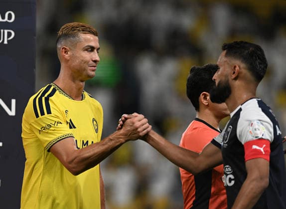 Al Nassr v Abha - Saudi Pro League RIYADH, SAUDI ARABIA - SEPTEMBER 9: Cristiano Ronaldo (L) of Al Nassr is seen ahead of the Saudi Pro League match between Al Nassr and Abha at Alawwal Park Stadium in Riyadh, Saudi Arabia, on September 9, 2026. Mohammed Saad Anadolu Riyad Saudi Arabia. Editorial use only. Please get in touch for any other usage.  Copyright: x2026xAnadoluxMohammedxSaadx