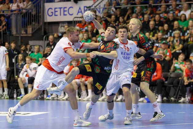 September 9, 2026, xtgx, Handball Champions League, SC Magdeburg vs. Kolstad Handbold Emspor, from left: Tim Thielecke (Magdeburg), 8 shots on goal, goal scorer, scores a goal, Magdeburg
