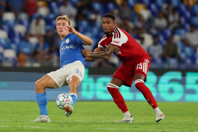 Napoli™s Rasmus Hojlund fights for the ball with Arsenal s Ezri Konsa during the UEFA Champions League football match between Napoli vs Arsenal - Champions League 2026 2027 - Diego Armando Maradona stadium September 9, 2026 Naples, Italy soccer  Copyright: xAlessandroxGarofalo LaPressex