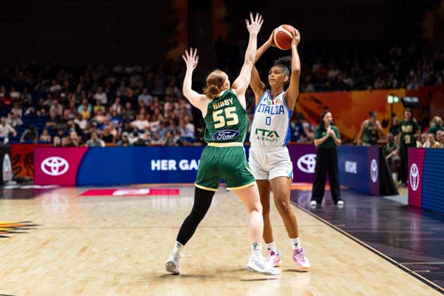 Jasmine Keys (Italy), 00 on the ball, Chloe Bibby (Australia), 55, GER, Italy vs. Australia, Basketball, 2026 FIBA Women’s World Cup, Quarterfinal Qualifier, September 9, 2026, Germany, Italy vs. Australia, Basketball, 2026 FIBA Women’s World Cup, Qualification for the quarterfinals, September 9, 2026, Berlin Copyright: xEibner-Pressefoto MaxxVincenx EP_MVN