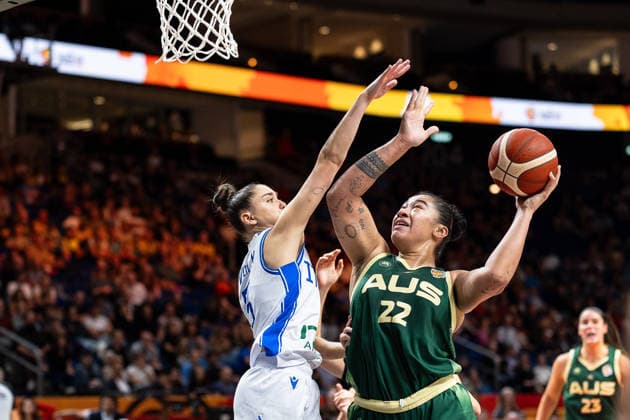 Zitina Aokuso of Australia, age 22, making a layup; Matilde Villa of Italy, age 5; GER, Italy vs. Australia, basketball, 2026 FIBA Women’s World Cup, quarterfinal qualifier, September 9, 2026, GER, Italy vs. Australia, basketball, 2026 FIBA Women’s World Cup, quarterfinal qualifier, September 9, 2026, Berlin Copyright: xEibner-Pressefoto MaxxVincenx EP_MVN