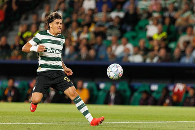 Maxi Araujo seen during UEFA champions League game between teams of Sporting CP and Galatasaray SK in Estadio Jose Alvalade (Luis Loureiro Ball Raw Images PT) Lisboa Estadio Jose Alvalade Portugal Copyright: xLuisxLoureirox luisloureirosportingGala-6622