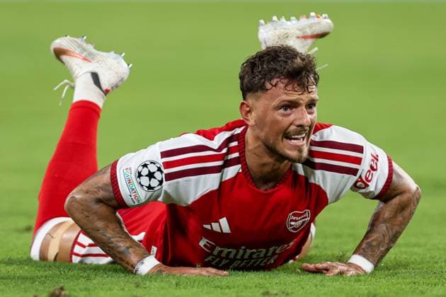Ben White of Arsenal gets up after going down Napoli v Arsenal, UEFA Champions League, League Stage, Football, Stadio Diego Armando Maradona, Naples, Italy - 09 Sep 2026Naples Stadio Diego Armando Maradona Italy  Copyright: xMarcoxIacobucci Shutterstockx 17140214fn