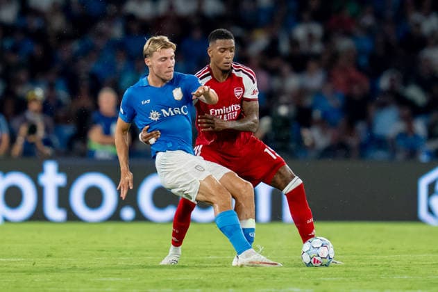 SSC Napoli v Arsenal FC - UEFA Champions League 2026 27 Phase MD1 Rasmus Hojlund of SSC Napoli and Ezri Konsa of Arsenal FC compete for the ball during the UEFA Champions League 2026 27 League Phase MD1 match between SSC Napoli and Arsenal FC at Diego Armando Maradona Stadium on September 09, 2026 in Naples, Italy Naples Stadio Diego Armando Maradona Campania Italy Copyright: xGiuseppexMaffiax 20260909_214011_UCL_Napoli-Arsenal_LIA04224