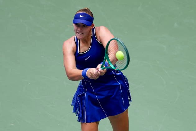 US Open tennis tournament - Day 11 Mirra Andreeva of Russia in action against Coco Gauff of the US during the Women s Singles Quarterfinals match of the US Open Tennis Championships in Flushing Meadows, New York, USA, 09 September 2026. FLUSHING MEADOWS NEW YORK United States  Copyright: xSARAHxYENESELx