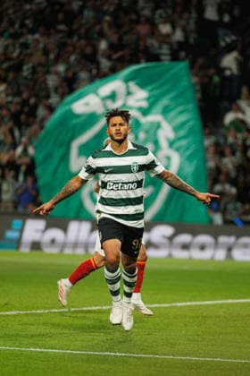 Luis Suarez Celebrating after Goal seen during UEFA champions League game between teams of Sporting CP and Galatasaray SK in Estadio Jose Alvalade (Luis Loureiro Ball Raw Images PT) Lisboa Estadio Jose Alvalade Portugal Copyright: xLuisxLoureirox luisloureirosportingGala-5158