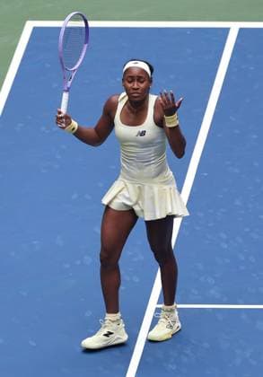 Coco Gauff of USA frustrated 2026 US Open, Day Eleven, USTA Billie Jean King National Tennis Center, New York, USA - 09 Sep 2026New York USTA Billie Jean King National T New York (NY) United States of America EDITORIAL USE ONLY No use with unauthorised audio, video, data, fixture lists, club league logos or live services. Online in-match use limited to 120 images, no video emulation. No use in betting, games or single club league player publications. Copyright: xEllaxLing Shutterstockx 17140159ba