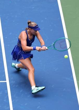 Mirra Andreeva of Russia in action 2026 US Open, Day Eleven, USTA Billie Jean King National Tennis Center, New York, USA - 09 Sep 2026New York USTA Billie Jean King National T New York (NY) United States of America EDITORIAL USE ONLY No use with unauthorised audio, video, data, fixture lists, club league logos or live services. Online in-match use limited to 120 images, no video emulation. No use in betting, games or single club league player publications. Copyright: xEllaxLing Shutterstockx 17140159af