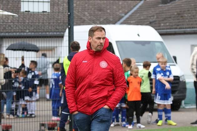 Westphalia Cup: SpVgg Horsthausen vs. Sportfreunde Siegen ** FOR EDITORIAL USE ONLY ** EDITORIAL USE ONLY ** p Soccer Westphalia Cup, 2nd Round, Wednesday, September 9, 2026, Location: Olymp Sportpark, Herne, Horsthausen, SpVgg Horsthausen vs. Sportfreunde Siegen. Pictured: Matthias Georg, Managing Director of Sportfreunde Siegen, Germany, Herne. Copyright StefanxRittershaus Copyright: StefanxRittershaus doc87j5hpdl88ymq0qvqav ,EDITORIAL USE ONLY Copyright: StefanxRittershaus