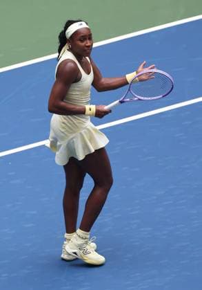 Coco Gauff of USA frustrated 2026 US Open, Day Eleven, USTA Billie Jean King National Tennis Center, New York, USA - 09 Sep 2026New York USTA Billie Jean King National T New York (NY) United States of America EDITORIAL USE ONLY No use with unauthorised audio, video, data, fixture lists, club league logos or live services. Online in-match use limited to 120 images, no video emulation. No use in betting, games or single club league player publications. Copyright: xEllaxLing Shutterstockx 17140159y