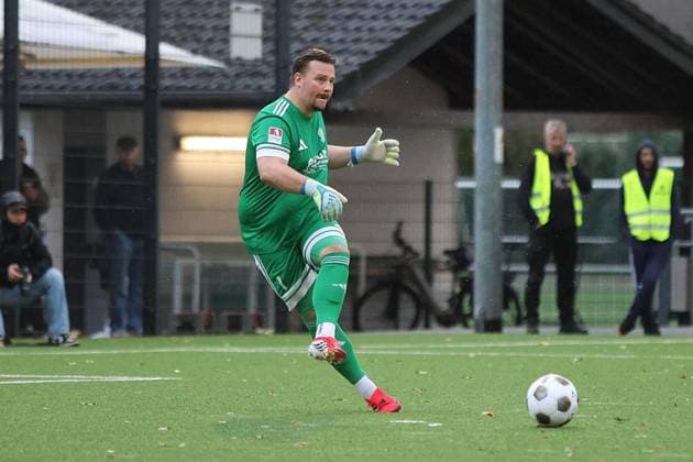 Westphalia Cup: SpVgg Horsthausen vs. Sportfreunde Siegen ** FOR EDITORIAL USE ONLY ** EDITORIAL USE ONLY ** p Soccer Westphalia Cup 2nd Round Wednesday, September 9, 2026 Location: Olymp Sportpark, Herne, Horsthausen SpVgg Horsthausen vs. Sportfreunde Siegen Pictured: Benjamin Carpentier, SpVgg Horsthausen, Germany, Herne Copyright StefanxRittershaus Copyright: StefanxRittershaus doc87j5o772npxnmdhxqiw ,EDITORIAL USE ONLY Copyright: StefanxRittershaus