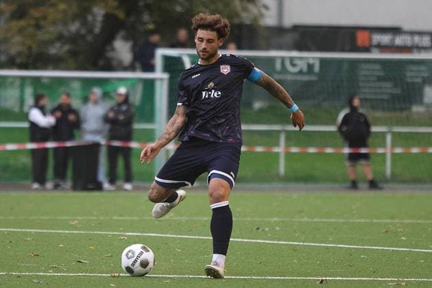Westphalia Cup: SpVgg Horsthausen vs. Sportfreunde Siegen ** FOR EDITORIAL USE ONLY ** EDITORIAL USE ONLY ** Soccer Westphalia Cup, 2nd Round, Wednesday, September 9, 2026, Location: Olymp Sportpark, Herne, Horsthausen, SpVgg Horsthausen vs. Sportfreunde Siegen. Pictured: Jan Luca Rumpf, Sportfreunde Siegen, Germany, Herne. Copyright StefanxRittershaus Copyright: StefanxRittershaus doc87j5o7f49s67xhudq47 ,EDITORIAL USE ONLY Copyright: StefanxRittershaus