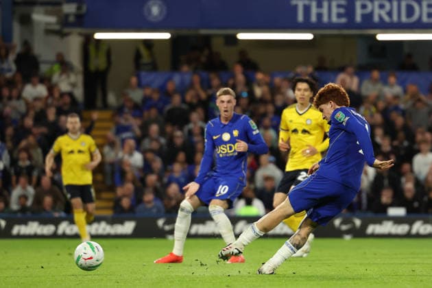 Chelsea v Leeds United, Carabao Cup Valentin Barco of Chelsea scores the fifth goal for his side during the Chelsea v Leeds United Carabao Cup 3rd Round match at Stamford Bridge, London, England on 9 September 2026 Credit: Tiego Grenho Every Second Media Editorial use only. All images are copyright Every Second Media Limited. No images may be reproduced without prior permission. All rights reserved. Premier League and Football League images are subject to licensing agreements with Football DataCo Limited. see https: www.football-dataco.com Copyright: xIMAGO EveryxSecondxMediax ESM-2145-0033 TiegoxGrenhox xEveryxSecondxMediax