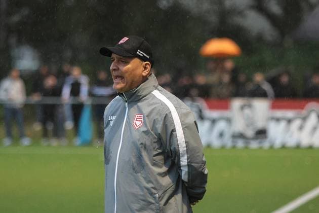Westphalia Cup: SpVgg Horsthausen vs. Sportfreunde Siegen ** FOR EDITORIAL USE ONLY ** EDITORIAL USE ONLY ** p Soccer Westphalia Cup 2nd Round Wednesday, September 9, 2026 Location: Olymp Sportpark, Herne, Horsthausen SpVgg Horsthausen vs. Sportfreunde Siegen Pictured: Volkan Uluc, Coach of Sportfreunde Siegen, Germany, Herne Copyright StefanxRittershaus Copyright: StefanxRittershaus doc87j5ydf7fvk1ii04sglc ,EDITORIAL USE ONLY Copyright: StefanxRittershaus