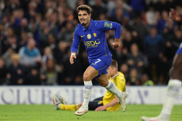 Chelsea v Leeds United, Carabao Cup Pedro Neto of Chelsea celebrates after scoring the third goal for his side during the Chelsea v Leeds United Carabao Cup 3rd Round match at Stamford Bridge, London, England on 9 September 2026 Credit: Tiego Grenho Every Second Media Editorial use only. All images are copyright Every Second Media Limited. No images may be reproduced without prior permission. All rights reserved. Premier League and Football League images are subject to licensing agreements with Football DataCo Limited. see https: www.football-dataco.com Copyright: xIMAGO EveryxSecondxMediax ESM-2145-0050 TiegoxGrenhox xEveryxSecondxMediax