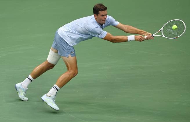 Alexander Blockx of Belgium in action 2026 US Open, Day Eleven, USTA Billie Jean King National Tennis Center, New York, USA - 09 Sep 2026New York USTA Billie Jean King National T New York (NY) United States of America EDITORIAL USE ONLY No use with unauthorised audio, video, data, fixture lists, club league logos or live services. Online in-match use limited to 120 images, no video emulation. No use in betting, games or single club league player publications. Copyright: xEllaxLing Shutterstockx 17140159bb