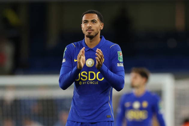 Chelsea v Leeds United, Carabao Cup Levi Colwill of Chelsea applauds the supporters after the Chelsea v Leeds United Carabao Cup 3rd Round match at Stamford Bridge, London, England on 9 September 2026 Credit: Tiego Grenho Every Second Media Editorial use only. All images are copyright Every Second Media Limited. No images may be reproduced without prior permission. All rights reserved. Premier League and Football League images are subject to licensing agreements with Football DataCo Limited. see https: www.football-dataco.com Copyright: xIMAGO EveryxSecondxMediax ESM-2145-0090 TiegoxGrenhox xEveryxSecondxMediax