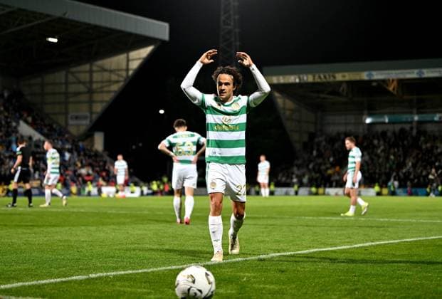 Mika Baur of Celtic reacts to the crowd St Johnstone v Celtic, William Hill Scottish Premiership, Football, McDiarmid Park, Perth, Scotland, UK - 09 Sep 2026Perth McDiarmid Park Scotland United Kingdom  Copyright: xMarkxRunnacles Shutterstockx 17140206cm