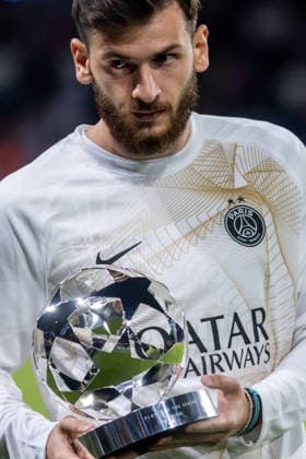 Khvicha Kvaratskhelia of PSG during UEFA Champions league League phase game between teams PSG and SK Slovan Bratislava (Dominika Kortvelyesiova Ball Raw Images) Paris Parc des Princes France Copyright: xDominikaxKortvelyesiovax DKOR4835